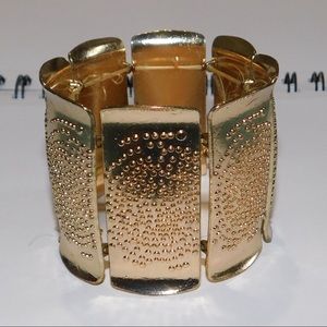 Thick gold bracelet